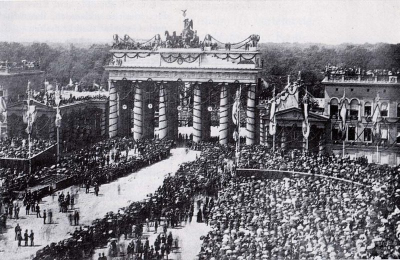 800px-Brandenburger tor 1871.jpg