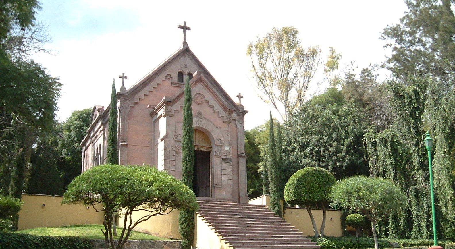 Capilla de Maximiliano.jpg