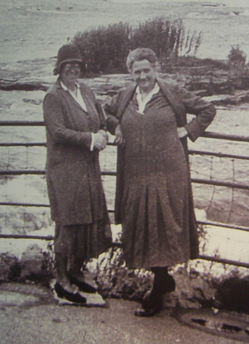 Klara und Lucia 1930.jpg