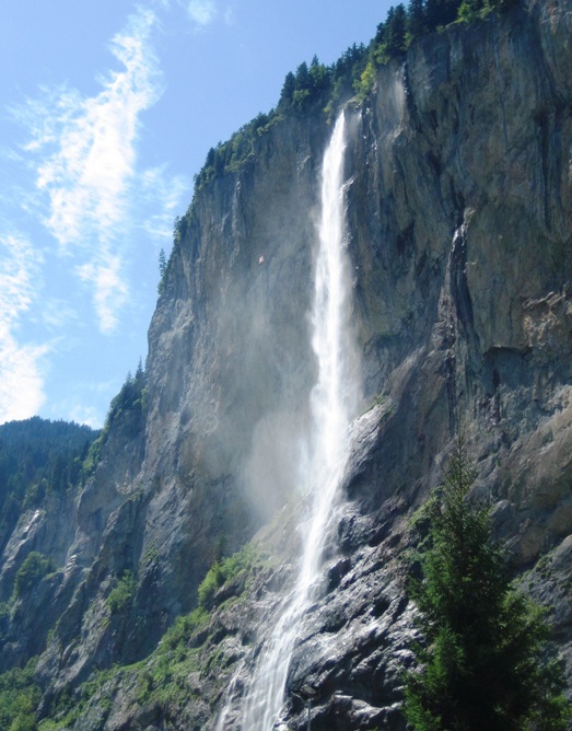 Lauterbrunnen Staubbach.jpg