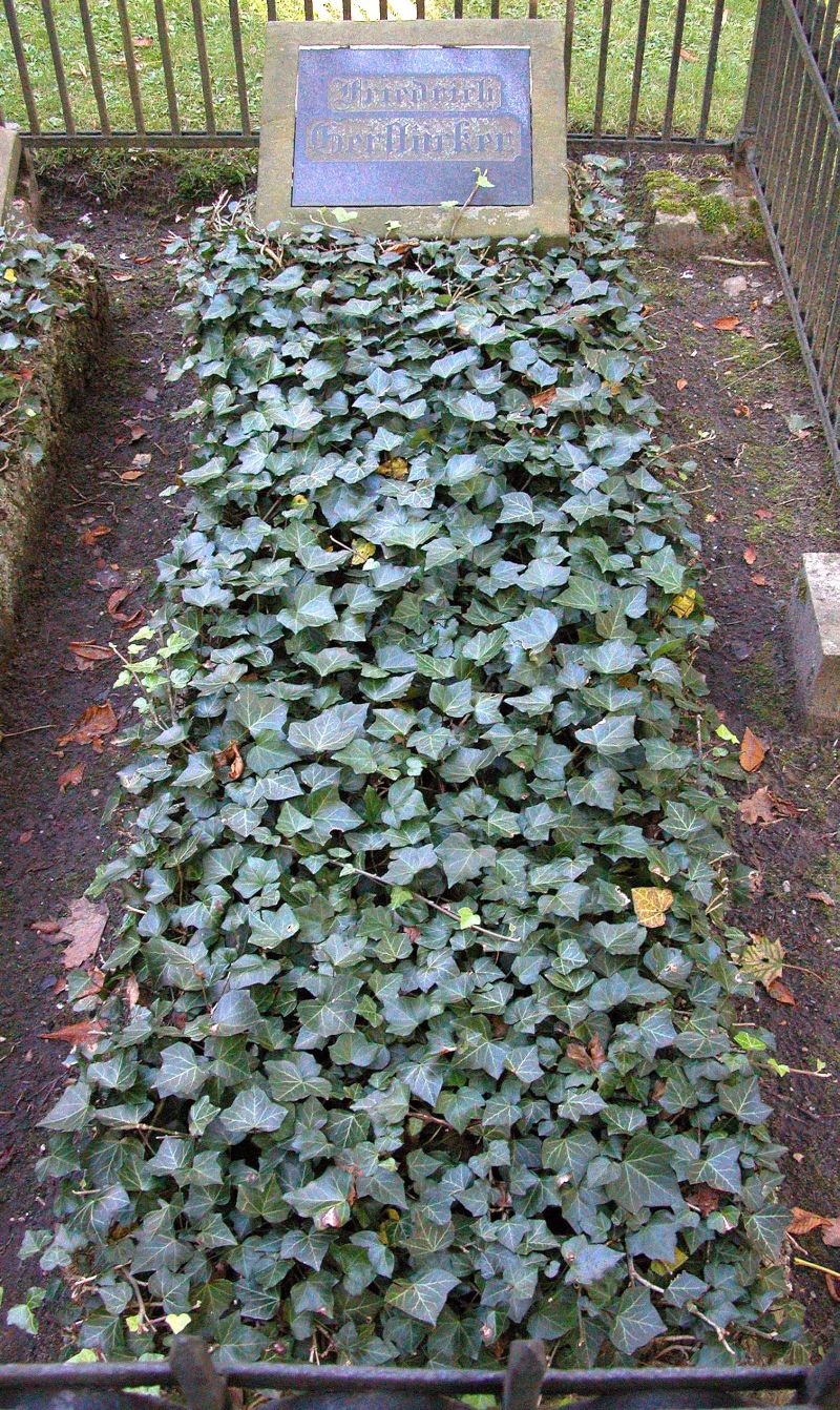 Braunschweig Magni-Friedhof Gerstaecker-Grab.jpg